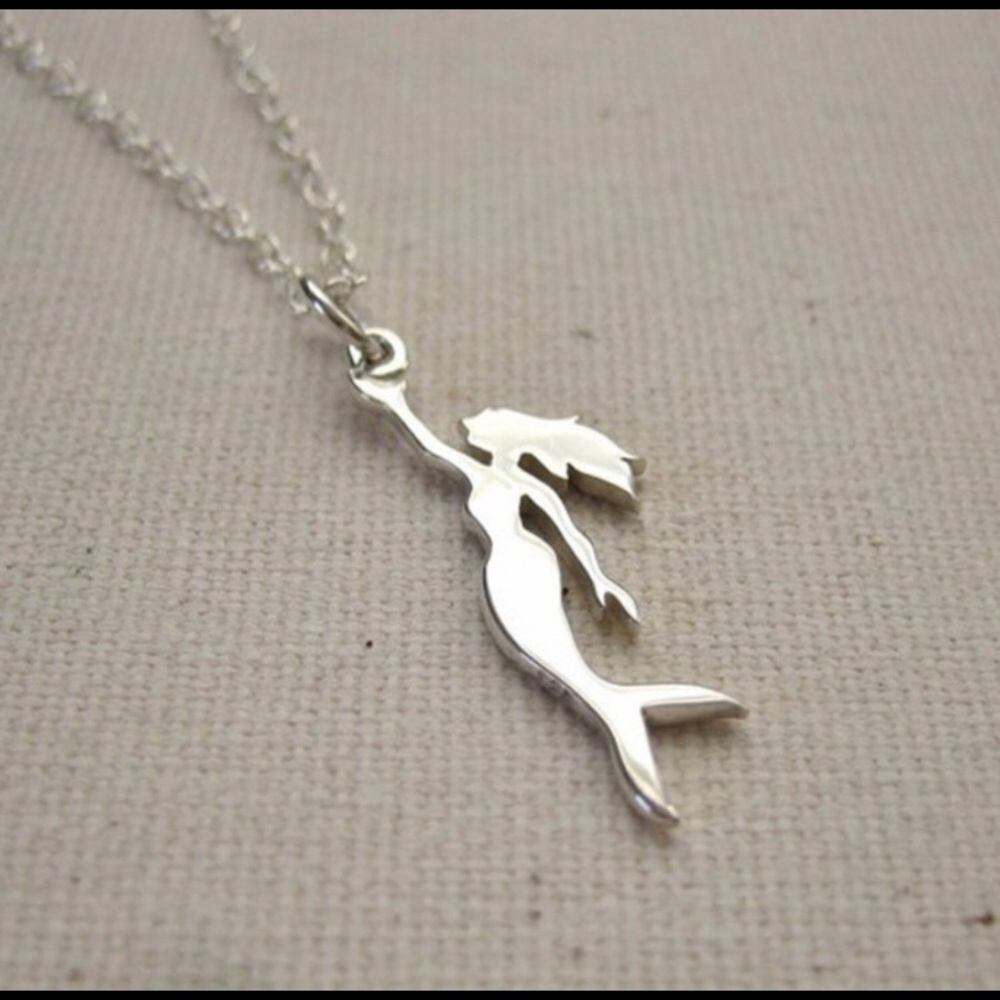 🧜‍♀️ Silver Mermaid Chain Necklace ‼️ 🧜‍♀️ - Picture 2 of 2